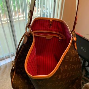 Louis Vuitton Delightful